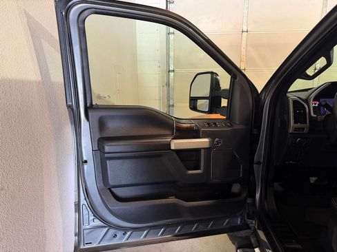 Used 2022 Ford F350 Lariat w/ Lariat Ultimate Package AWD/4WD image 8