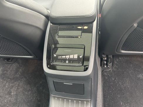 Certified 2025 Volvo S90 T8 Plus image 20