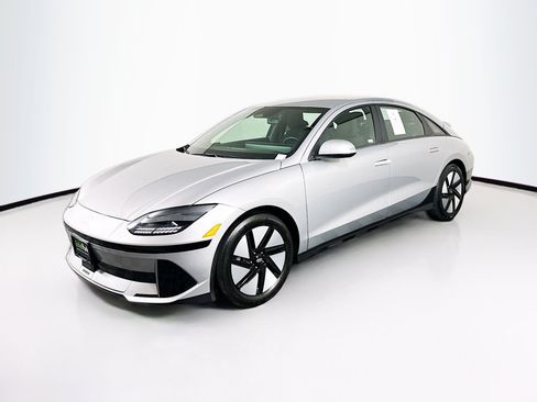 Used 2024 Hyundai Ioniq 6 SE RWD image 3