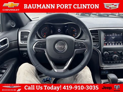 Used 2018 Jeep Grand Cherokee Laredo RWD image 13
