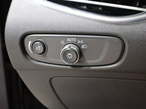 Used 2017 Chevrolet Malibu LT w/ Leather Package FWD image 33