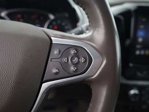 Used 2021 Chevrolet Traverse LT FWD image 21