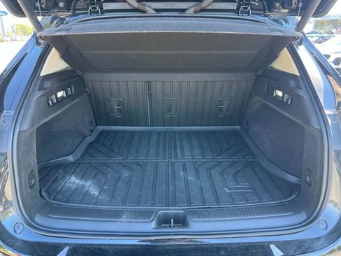 Used 2022 Buick Envision Avenir w/ Premium Seat Package AWD/4WD image 23