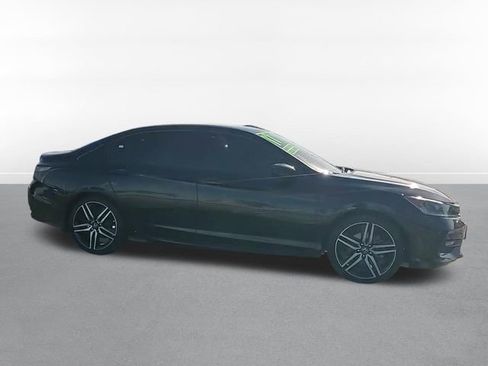Used 2017 Honda Accord Sport image 4