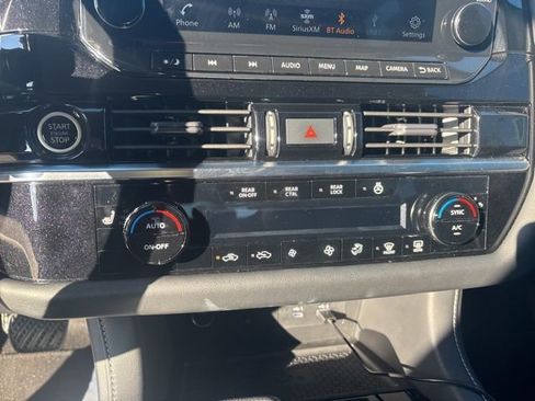 Used 2023 Nissan Pathfinder SL image 48