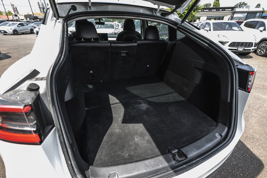 Used 2021 Tesla Model Y Long Range AWD/4WD image 26