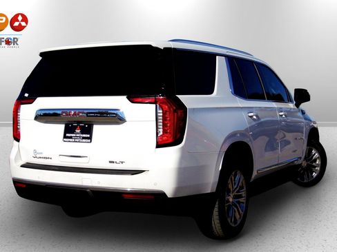 Used 2021 GMC Yukon SLT w/ SLT Premium Package image 8