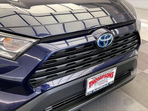 Used 2021 Toyota RAV4 XLE AWD/4WD image 31