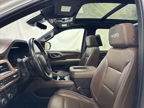 Certified 2023 Chevrolet Suburban High Country w/ Advanced Technology Package AWD/4WD image 11