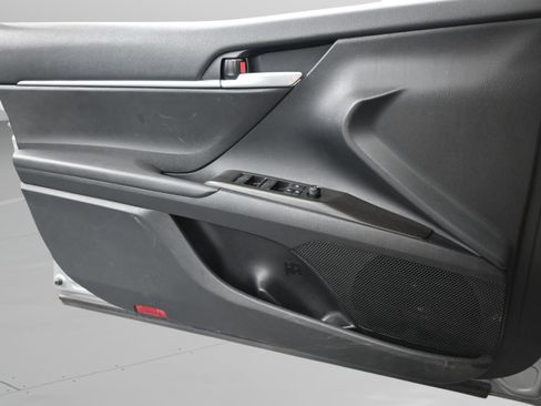 Used 2024 Toyota Camry SE image 32