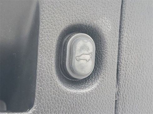 Certified 2019 GMC Yukon Denali w/ Open Road Package image 16