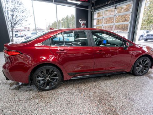 Used 2024 Toyota Corolla SE image 4