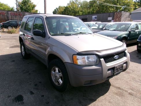 Used 2001 Ford Escape XLS image 3