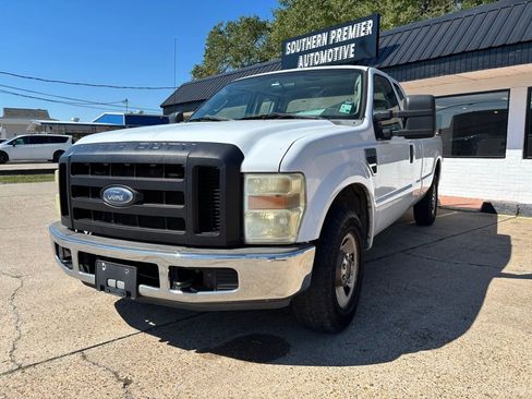 Used 2008 Ford F250 2WD SuperCab Super Duty image 2