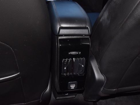 Used 2024 Jeep Compass Latitude w/ Altitude Special Edition image 18