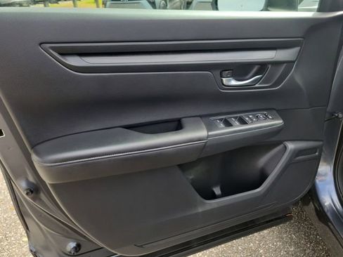 Used 2025 Honda CR-V EX image 17