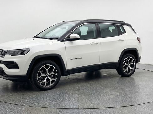 Used 2025 Jeep Compass Limited AWD/4WD image 3