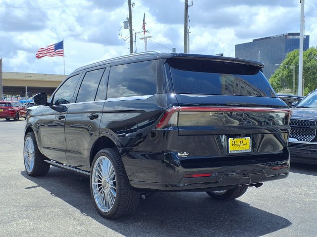 New 2026 Lincoln Navigator Reserve AWD/4WD image 6
