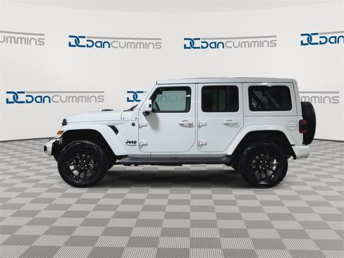 Used 2021 Jeep Wrangler Unlimited Sahara image 5