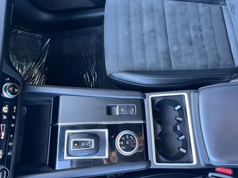 Used 2024 Mitsubishi Outlander SE image 18