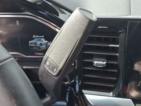 Used 2024 GMC Sierra 1500 SLT image 14