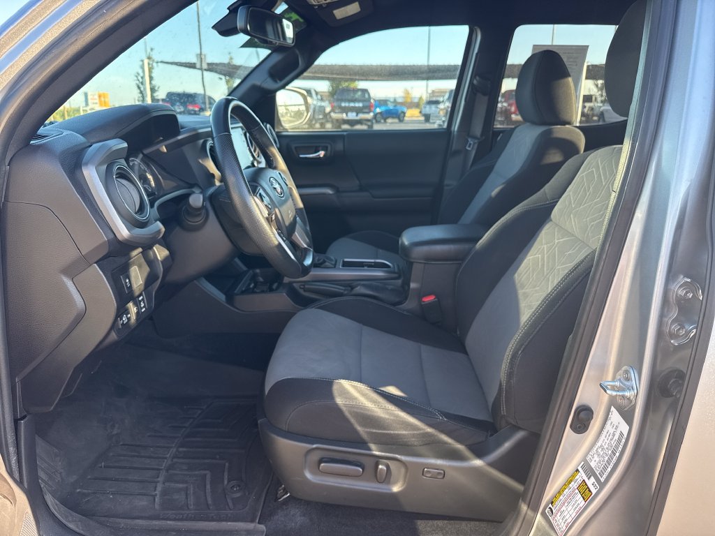 Used 2023 Toyota Tacoma TRD Off-Road w/ Technology Package AWD/4WD image 24