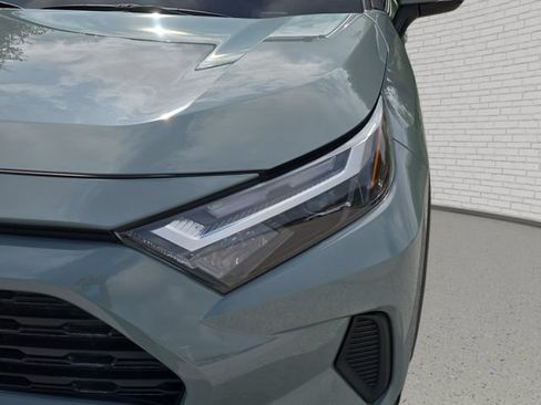 Used 2022 Toyota RAV4 XLE w/ Convenience Package FWD image 33