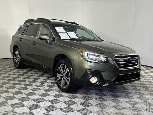 Used 2018 Subaru Outback 2.5i Limited image 1