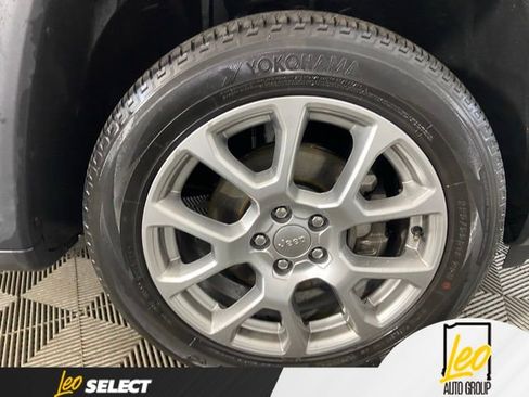 Used 2022 Jeep Compass Latitude AWD/4WD image 30