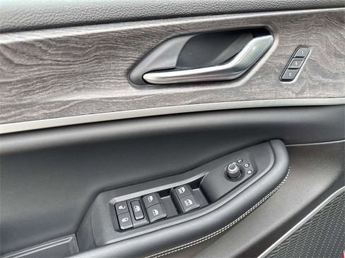 Used 2022 Jeep Grand Cherokee L Limited image 17