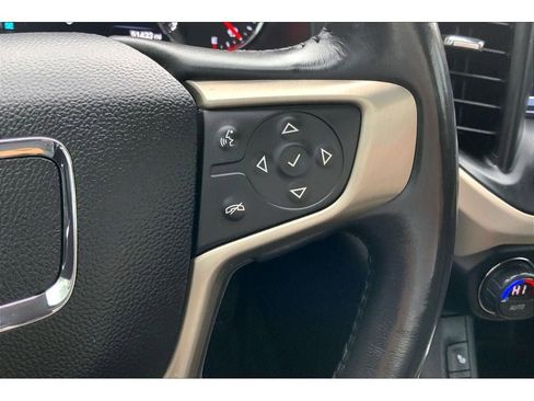 Used 2019 GMC Acadia Denali image 21