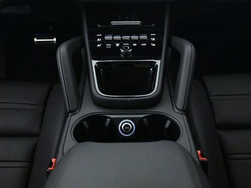 Certified 2025 Porsche Cayenne E-Hybrid Coupe image 17