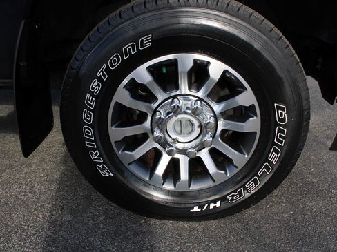 Used 2022 Ford F250 Lariat w/ Lariat Value Package image 20