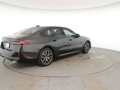 Used 2024 BMW i5 eDrive40i w/ M Sport Package image 5