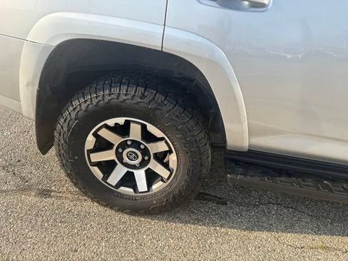 Used 2022 Toyota 4Runner TRD Off-Road AWD/4WD image 4