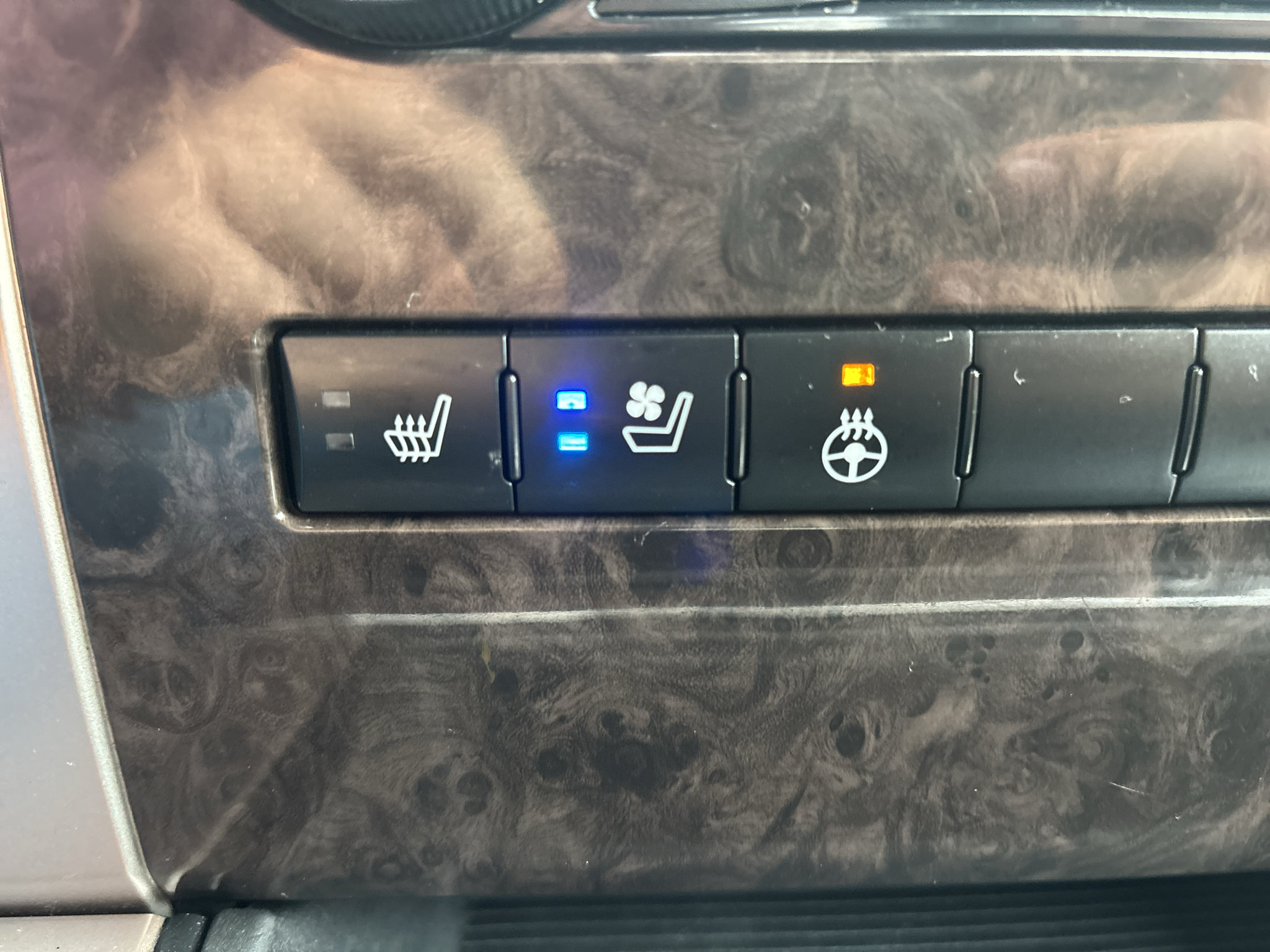 Used 2012 RAM 2500 Longhorn w/ Cold Weather Group AWD/4WD image 22