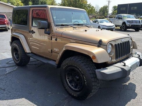 Used 2015 Jeep Wrangler Sahara w/ Dual Top Group AWD/4WD image 3