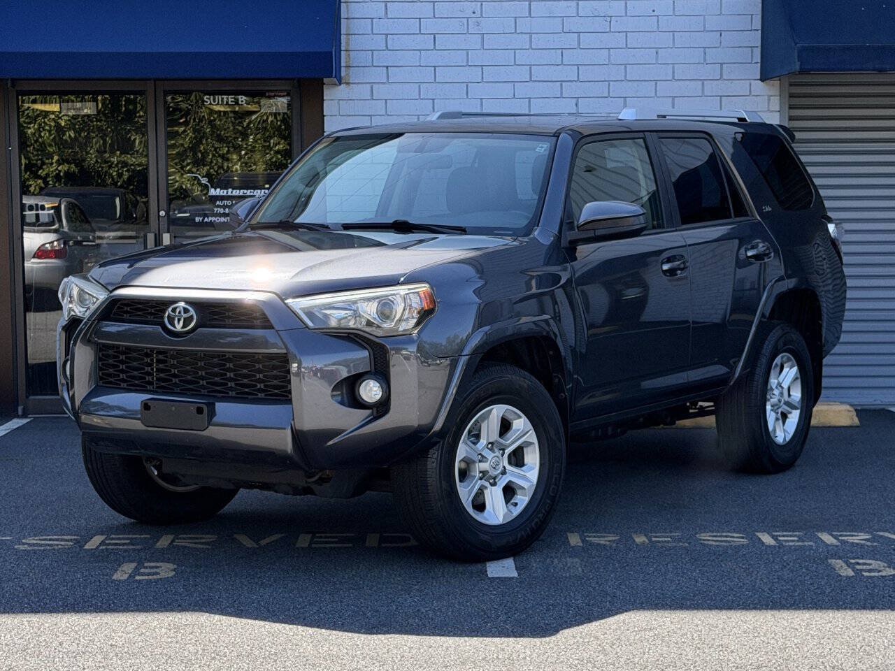 Used 2016 Toyota 4Runner SR5 AWD/4WD image 1