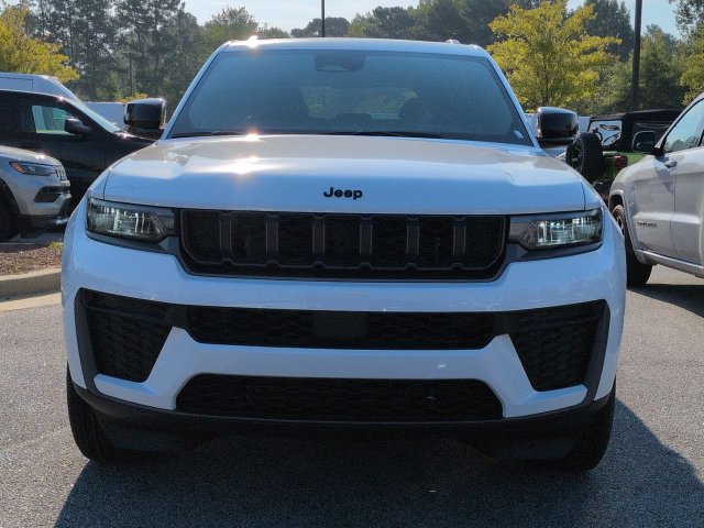 New 2027 Jeep Grand Cherokee Altitude RWD image 8