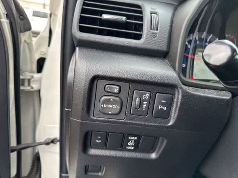 Used 2015 Toyota 4Runner Limited image 12