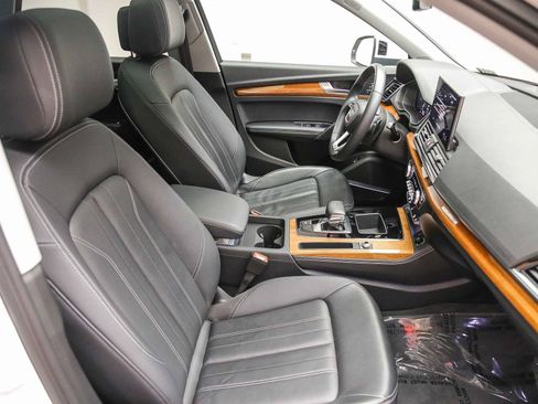 Certified 2023 Audi Q5 2.0T Premium Plus w/ Premium Plus Package AWD/4WD image 17