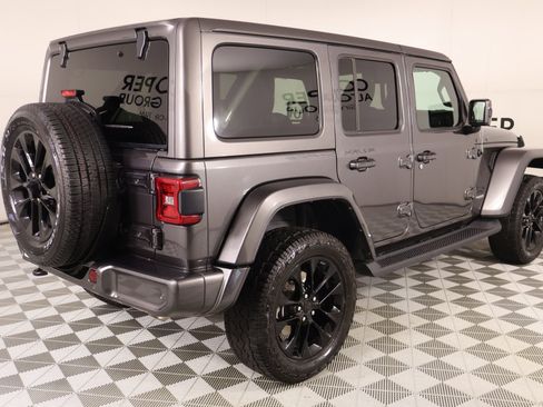 Used 2021 Jeep Wrangler Unlimited Sahara AWD/4WD image 21