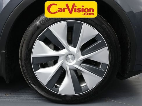 Used 2021 Tesla Model Y Long Range image 11