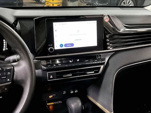 Used 2025 Toyota Camry LE FWD image 7