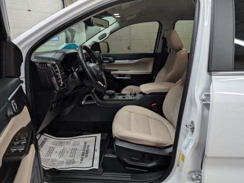 Used 2024 Ford Ranger Lariat w/ Trailer Tow Package image 14