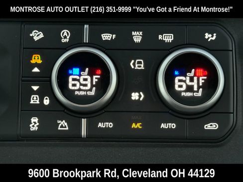 New 2025 Land Rover Defender 90 S image 22