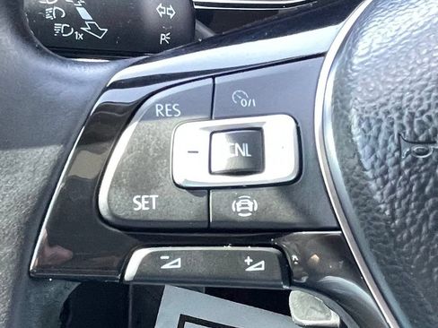 Used 2019 Volkswagen Jetta SE w/ Cold Weather Package FWD image 18