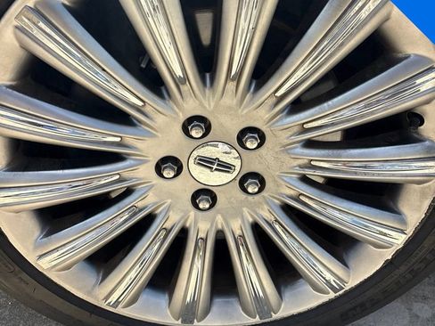 Used 2015 Lincoln MKS w/ Equipment Group 101A FWD image 9