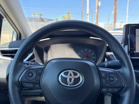 Used 2025 Toyota Corolla LE FWD image 25