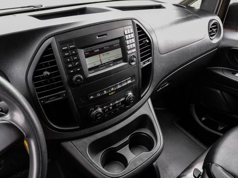 Used 2017 Mercedes-Benz Metris Passenger w/ Driver Efficiency Package image 17